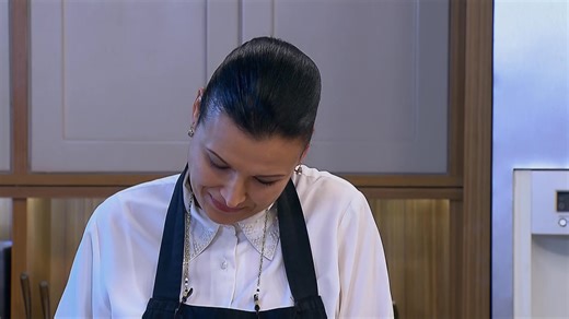 13K views · 619 reactions | No julgamento, a advogada Patrícia faz de tudo para provar a inocência de Lorena, por outro lado, o Delegado Omar continua as buscas para capturar Cláudio que fugiu da prisão. Será que Lorena será condenada? Cláudio volta hoje a prisão? Deixe ficar a sua opinião nos comentários, e não perca o capítulo de hoje, a seguir ao Jornal da Noite. #Stv #StvPlay #SoicoTelevisao #CoraçãoTraído #GrupoSoico | STV | Facebook