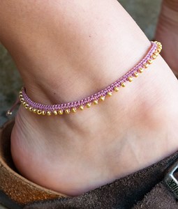 DIY Macramé Anklet Tutorial with Beads - Otherwise Amazing