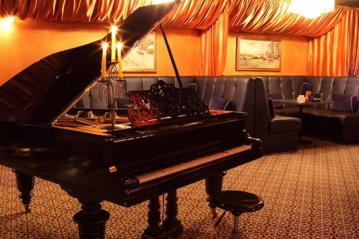 30  Piano Bar Songs (Dueling Pianos) You Should Absolutely Request