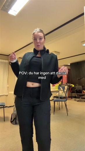 Ingen vill dansa med mig — POV: du har ingen att dansa med