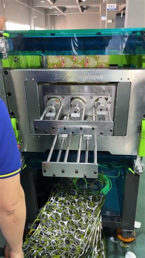 In mass production, consistency is what truly matters! #chinesefactory #machine