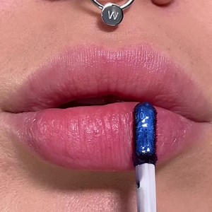 13M views · 623 reactions | You’re only 30 seconds away from Perfect Lip Colour. The incredible Wonderskin Lip Stain delivers budge-proof, feather-free results and applies easily, in seconds. | Wonderskin | Facebook