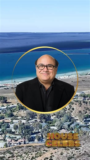🌴 Danny DeVito’s Malibu Vacation Home – $14 Million Coastal Getaway 🌊✨ Actor Danny DeVito owns this $14 million vacation home in Malibu, California, featuring 6 bedrooms, 6 bathrooms, and 3,347 sq. ft. of relaxed coastal luxury — the perfect retreat for the Hollywood legend. 🏡💫 #DannyDeVito #Malibu #CaliforniaLuxury #CelebrityHomes #HouseOfCelebs #LuxuryLiving #DreamMansion #HollywoodStar #VacationHome #CelebLifestyle | House Of Celebs