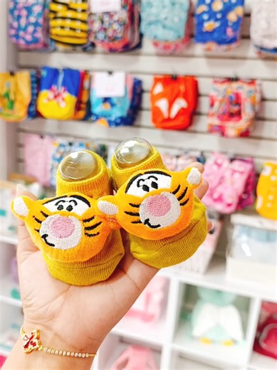 🐯💛 ¡Saltitos llenos de ternura con Tigger! 💛🐯 Calcetines para bebé inspirados en el personaje más divertido de Winnie Pooh 🧦👶 Suaves, cómodos y adorables ✨ #baby #Oaxaca #babycamily #tiggerlovesdisney #tiktok