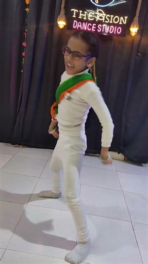 chall ( lag Java) #uri #shortsfeed #dance ​#IncredibleIndia ​#TricolorPrider