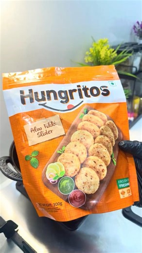 Hungritos Aloo Tikki 🥔🔥 Slider #asmr #alootikki #frozenfood #readytoeat #viral #shorts