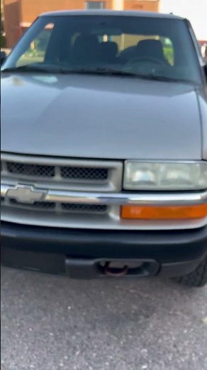 2004 Chevy Blazer zr2 walk around