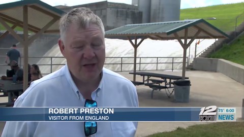 Visitors, longtime residents admire sights and sounds at Denison dam