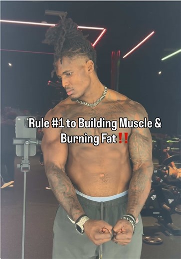 Rule number 1 for building muscle and burning fat: lean, high-protein meals Especially at breakfast. Protein supports muscle repair and growth, keeps you fuller longer, stabilizes blood sugar, and helps curb cravings later in the day. Pair it with quality carbs and healthy fats, and you’re setting your metabolism up to work for you all day long. “No discipline seems pleasant at the time, but painful. Later on, however, it produces a harvest of righteousness and peace” — Hebrews 12:11#fyp #athlet