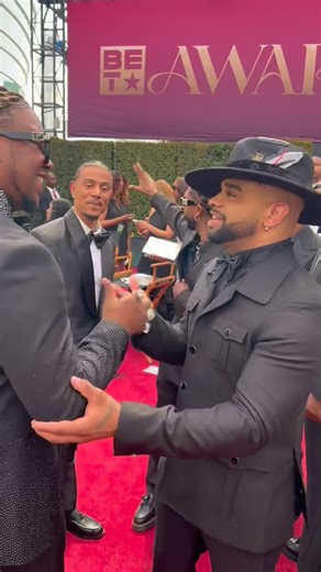 Therealyungmuusik on Instagram: "Yall know I was the 5th member they just ain’t know it yet ! Solid Brothas Alway good seeing y’all my nigg… ! @b2k #happynewyears the best is coming stronger and better!!!#betawards"