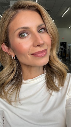 If you love natural, everyday makeup that still feels put together—this routine’s for you. ✨ Comment “SHOP” below and I’ll send you everything I used! 💌 On Facebook? Shop it here: https://liketk.it/5tJsb | Lisa J Makeup