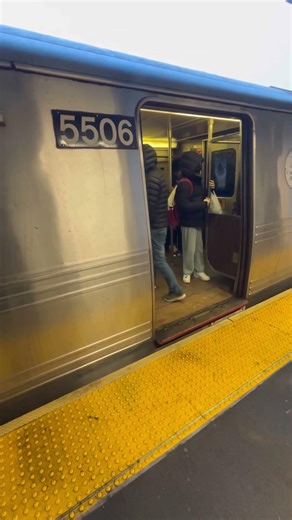 R46 #5506 door chime but it’s silent