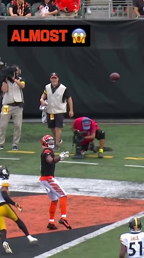 Ja'Marr Chase was this close 🤏 to having one of the most insane catches you'll ever see. 📺: #PITvsCIN on CBS 📱: Stream on NFL | NFL