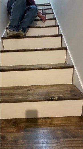 Why a Slinky Walks Down Stairs | Everyday Physics