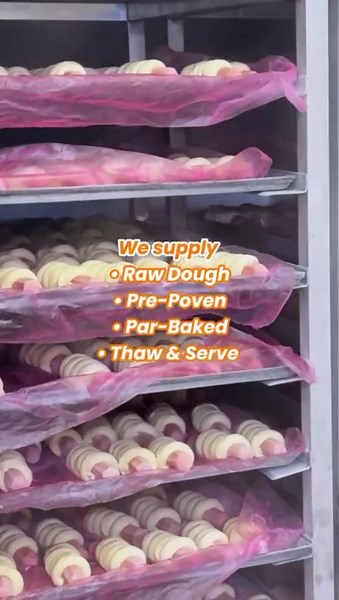 From our ovens to your shelves! 🍞 🥐 Discover the quality and convenience of our frozen bread products, from croissants to cookies & cakes, perfect for any bakery! With different tiers of frozen categories, just choose your preferred dough or frozen product such as: 🔸Ready to serve 🔸Raw par-baked 🔸Pre-proven 🔸Raw dough We have you covered with Comprehensive Bakery Solutions! Elevate your baking experience with Fuji Bakery! 📲 Pm us for more information! #FujiBakery #Supply #FrozenProducts #