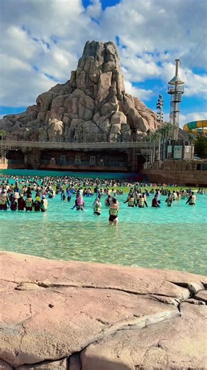 Explore the Exciting Lotte Water Park in Gimhae