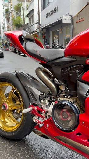 1.9K views · 10K reactions | Âm thanh khô rát của Ducati Panigale 1299s ‍️ | Vuong Khang Motor | Facebook