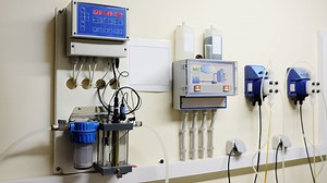 Comment choisir un électrolyseur de piscine