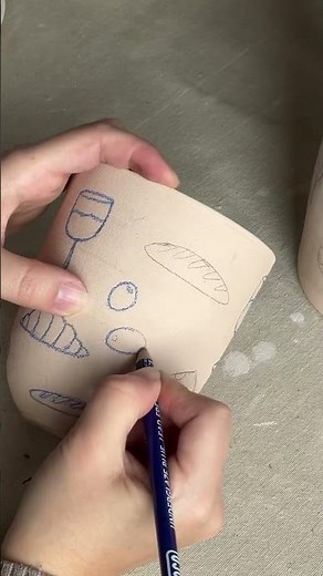 How to use an underglaze pencil ❤️