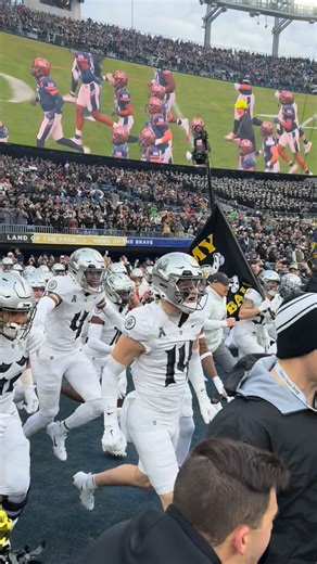 American Conference on Instagram: "HERE COME THE BLACK KNIGHTS ⚔️ #BuiltToRise x #AmericanFB"