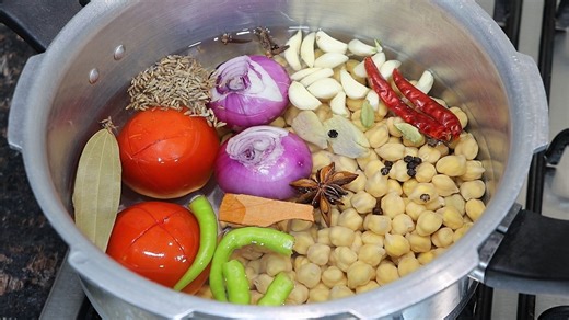 You NeverTried Chole Like This, Simple & Easy Chana Make it Basic Ingredients and Taste was Amazing..You absolutely Love it😊 #chana #trend #easy #cooking #new | Aashi's Kitchen