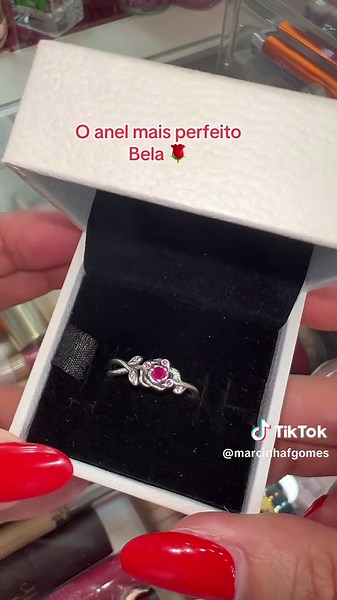 O anel mais lindo da Bela e a Fera