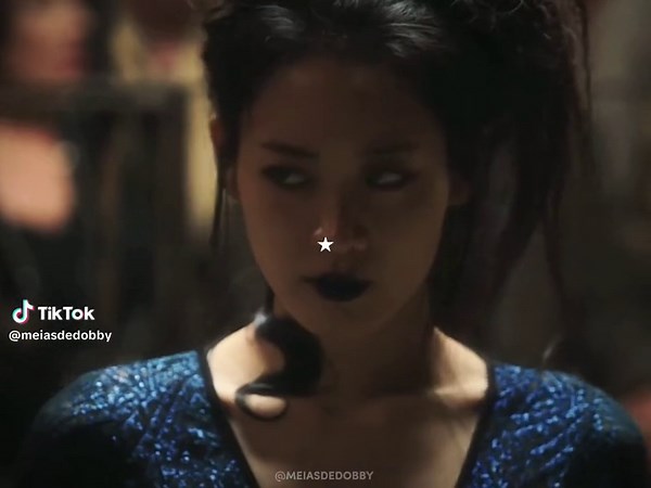 Behind the Scenes: Nagini in Fantastic Beasts | HP Wizarding World