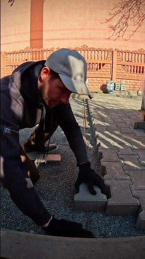 How to lay pavers: setting screed rails for a perfect level