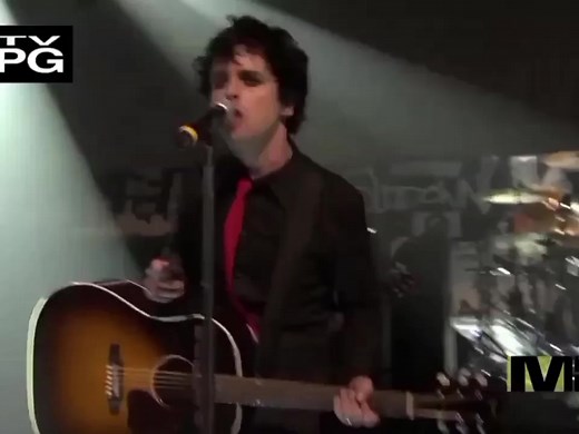Green Day - Give Me Novacaine [Live] 🎸🖤💚🌹🔥💯 [Tags] #fypシ゚ #fyyyypppppppppppppp #fyp #foryou #90s #2000s #greenday #billiejoearmstrong #mikedirnt #trecool #greendayrockband #godsfavoriteband #popunk #punkrock #rocknroll