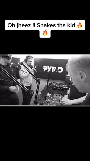 MC Vapour Age Pyro Radio Turn On Session