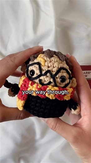 43K views · 198 reactions | Meet Harry Potter™. Each detail, from the characteristically untidy hair to his Gryffindor scarf, is Siriusly perfect. #WizardingWorld #HarryPotter #thewoobles #amigurumi #crochet #crochetkit #amigurumikit #learntocrochet #learncrochet #crochetforbeginners #amigurumiforbeginners #learnamigurumi #crocheting | The Woobles | Facebook