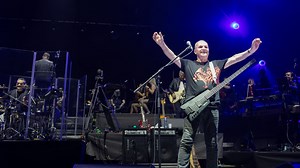 Elán sa rozlúčil s Bratislavou veľkolepým spôsobom. Koncert so symfonickým orchestrom postavil na nohy celý štadión