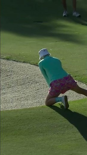 One knee, no problem for Madalene Sagstrom 😎