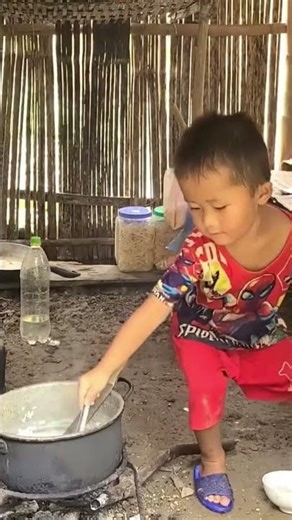 3-Year-Old Boy Cooks Rice to Feed His Baby While Mother Is Sick