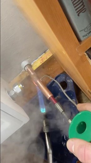 Preparing radiator tails on 15mm copper pipework #plumber #plumbing