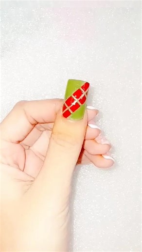 simple nail art💚 #simplenails #nailart #easynailart #youtubeshorts #ytshorts #shorts #viral #nails