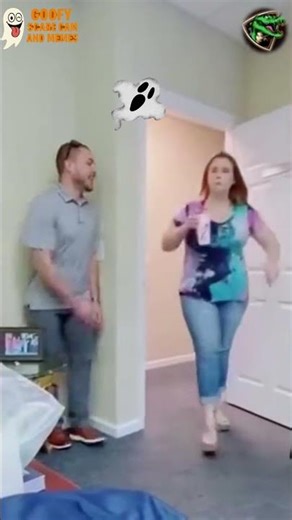 Funniest scare cam reactions 2025 No.9