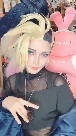 Cosplay Highlight: Akali from League of Legends