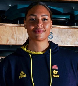 Elizabeth Cambage | Biography