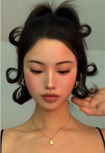 Soft Glam Makeup Tutorial for a Clean Look