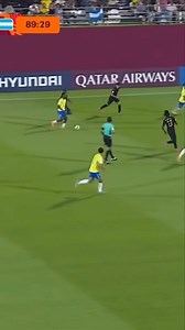 NÃO PODIA FALTAR O DELE ⚽🇪🇪 Gabriel Mec marcou o último gol do Brasil na estreia da #CopaDoMundoSub17. Pra iniciar bem demais o Mundial!👏🏾🇧🇷 📺 CazeTV | Grêmio FBPA