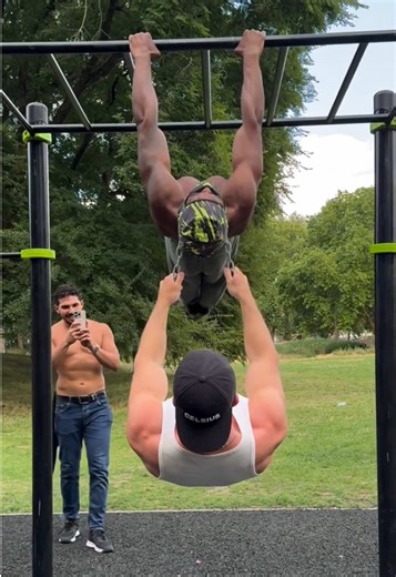 Mastering Calisthenics: Handstands and Front Levers