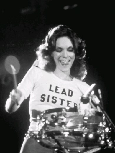 Karen Carpenter songs and style: 60s–70s vintage pop moodboard