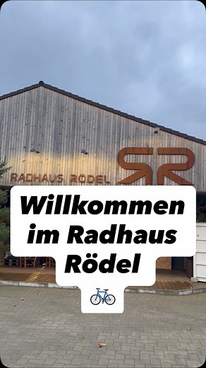 Herzlich Willkommen im Radhaus Rödel! Egal ob ihr gerne sportlich unterwegs seid, oder die Dinge lieber etwas ruhiger angehen lasst, wir haben garantiert das richtige Bike für euch. Unser Team steht euch jederzeit mit Rat und Tat zur Seite und verhilft euch zum absoluten Traumfahrrad. 🚲 Wir freuen uns auf euch! Euer Radhaus Rödel - Team | Vertical Ride powered by Radhaus Rödel