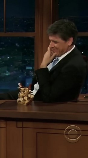 Kate mara kisses #craigfurguson on the late late show #thelatelateshowwithcraigferguson #funny #latenight #talkshow #celebrity