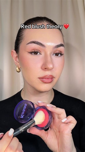 The Kosas blush in shade heartbeat ❤️ #makeup #london #makeupproducts ##blush #blushhack