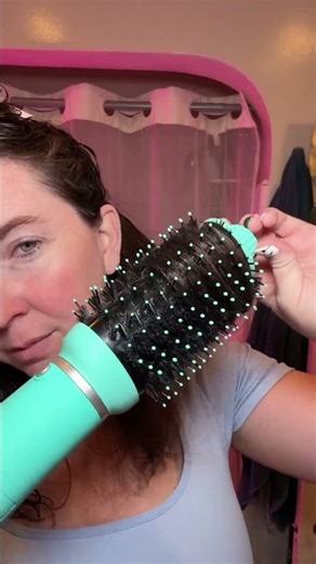 Easy to dry and style my hair with the VolumeBoost from Lange Hair
