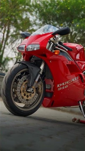 The Ducati 916 - designed by Massimo Tamburini - is a proper icon. #ducatiheritage