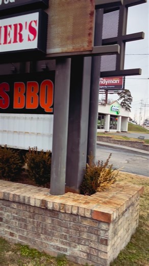 Our sign is here! You can’t miss us now, right on the corner of 5415 Kingston Pike! Stop by and grab one of your favorite pastelitos 😋 . . . . . . #pastelitoscubanbakery #cubanfood #smallbusiness #bakery #knoxfoodie #knoxvilletennessee #supportlocal #lunch #lunchtime #knoxvillesfirstcubanbakery | Pastelito's Cuban Bakery
