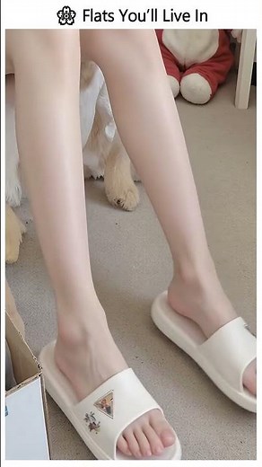 🌸 Cute & Comfortable Flat Sandals #chictoes #foot #sportychic #naildesigns #beautyedit #nailart